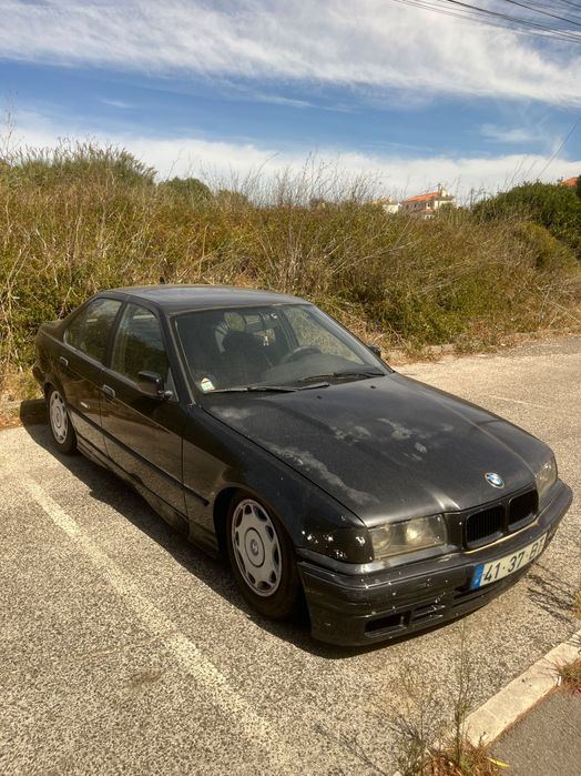 BMW 316 e36 para restaurar.