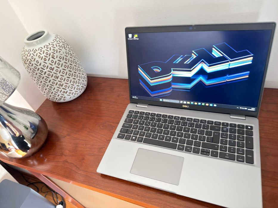 Dell Latitude 5540|i7-1370P c/14 Cores|16G|512G|Geforce MX550|Garantia