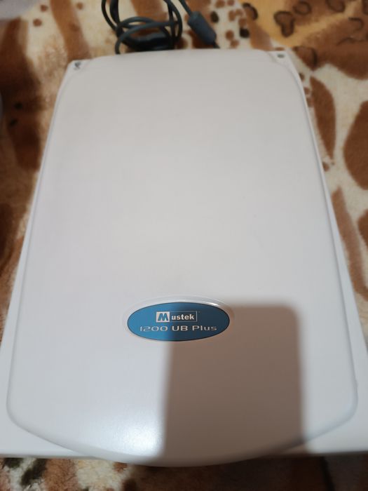 Принтер Canon і сканер Mustek