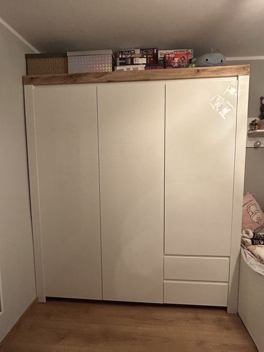 Uzywane meble Black Red White