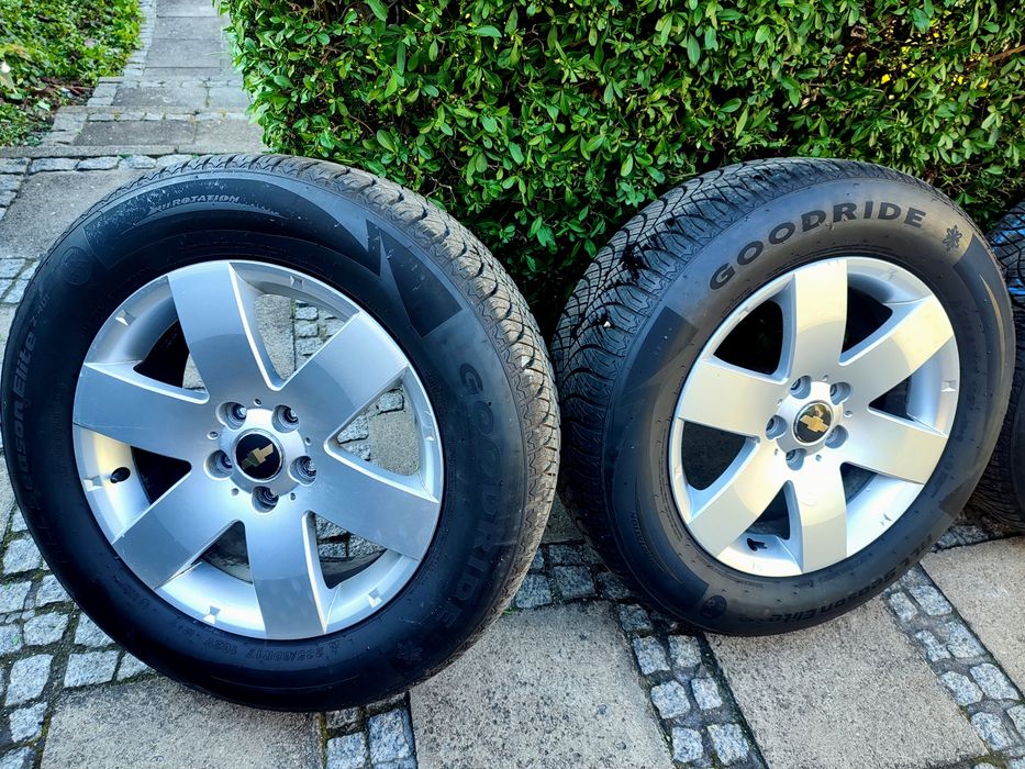 Komplet kół Chevrolet Captiva Nowe opony Goodride All Season Elite