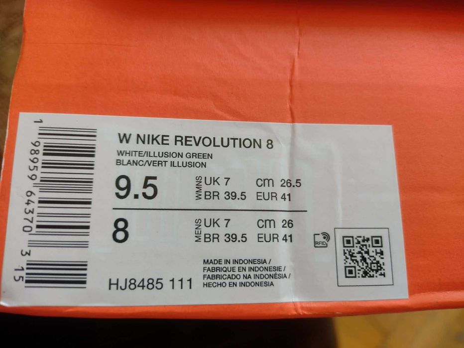 Buty do biegania damskie Nike Revolution 8 white/cucumber calm/illusion green