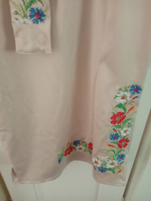 Вишите плаття машина вишивка