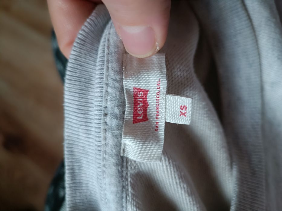 Krótka bluza marki Levi's w kolorze szary melanż