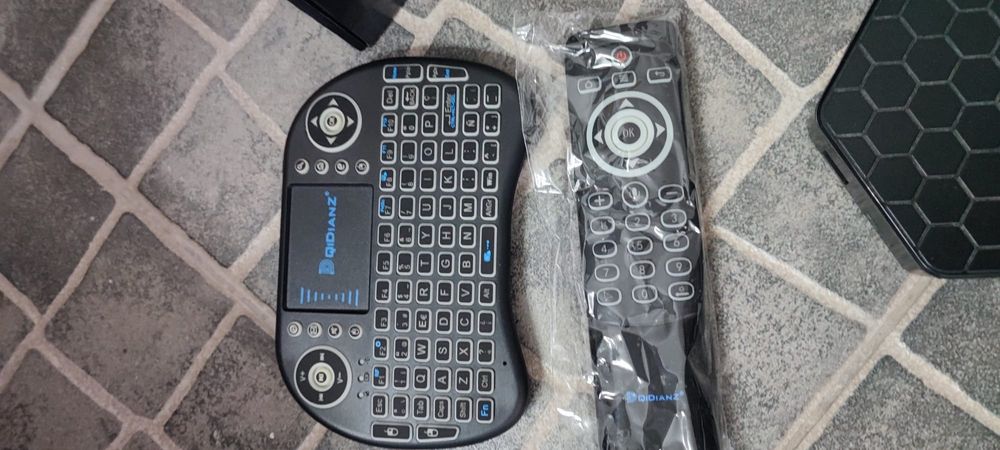TV Box Android 12 T95Z Plus 6K - Transforma a tua TV (Kit Completo)