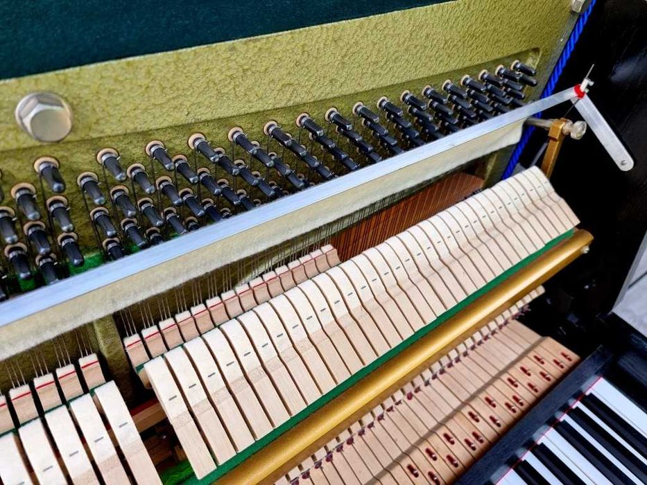 Pianino Nordiska Piano 106,5cm 1985r RENNER Czarny Matowy