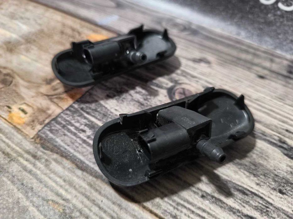 Форсунка омивача лобового скла права ліва Volkswagen ID.3 5G0955986
