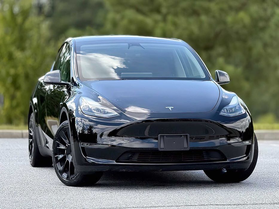 Tesla Model Y Long Range      2023