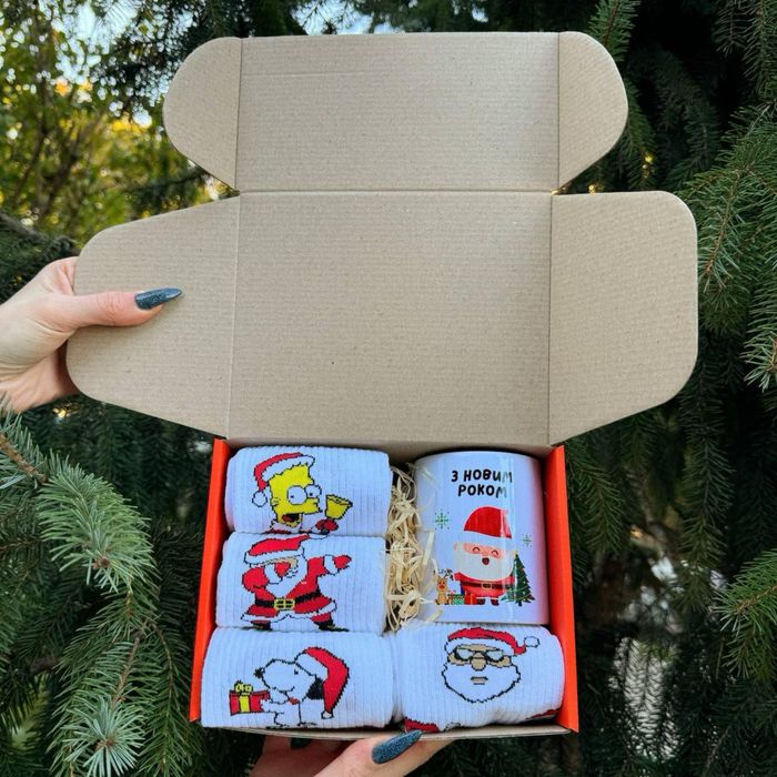 Подарок девушке на новый год.Подарунковий набір дівчині.Носки и кружка