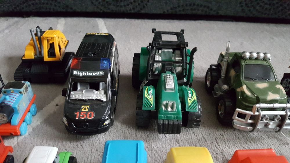 Auta, ciuchcia, czołg, F1, helikopter 25 szt.