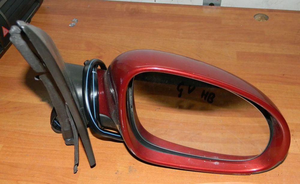 lusterko prawe W GOLF V HB bordo LA3W Europa