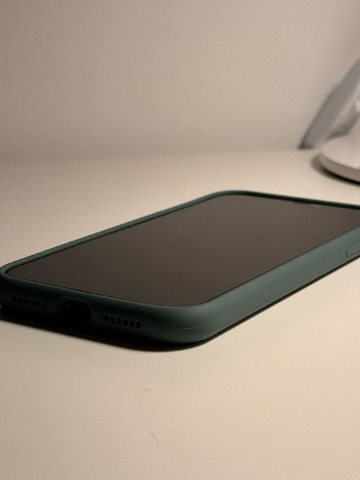 iPhone 11 128gb com capa verde