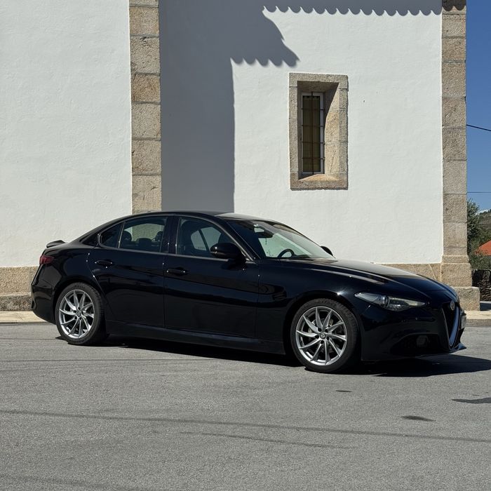 Alfa Romeo Giulia 2.2 180cv AT8