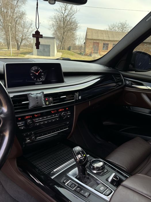 Продам СРОЧНО BMW X5 F15 3.0d