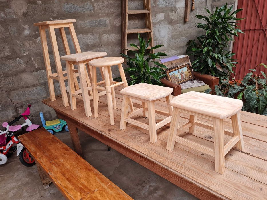 Banco oval artesanal em madeira de pinho maciça 23 cm (NOVO) - SET DE 2 UNIDADES-ENTREGUE EM SUA CASA