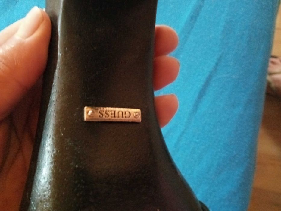 Chinelas com sola de madeira GUESS