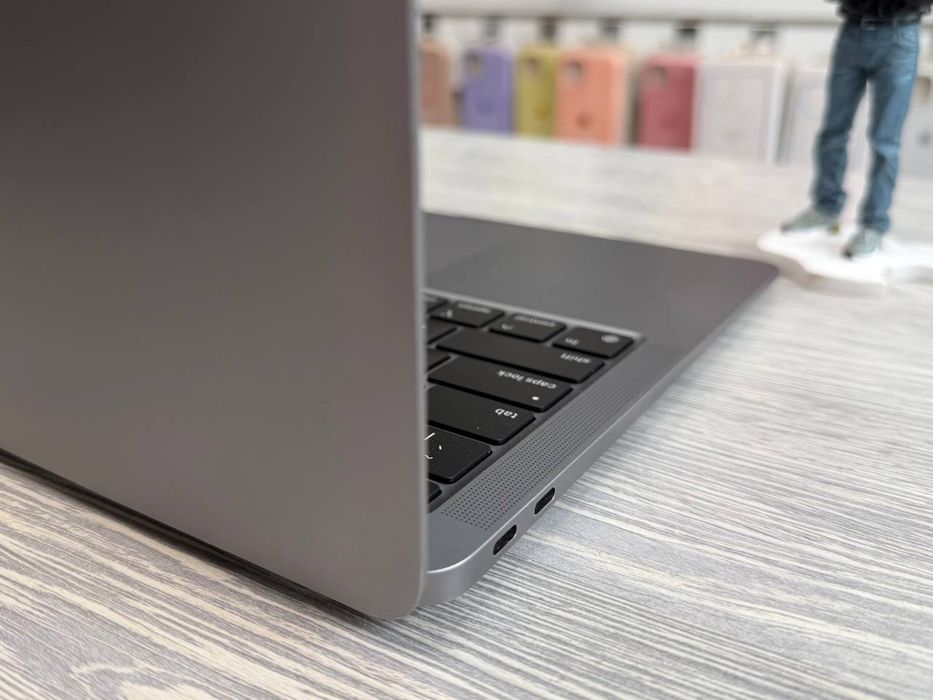 MacBook Air 13  M1 / RAM 8 / SSD 256 GB / Space Grey / 2020