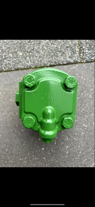 Pompa hydrauliczna John deere nowa AXE84721