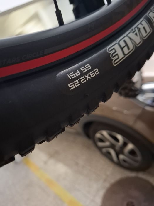 Bicicleta Scott Aspect 940 - preta e vermelha - NOVA