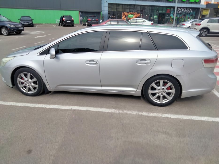 Продам toyota avensis