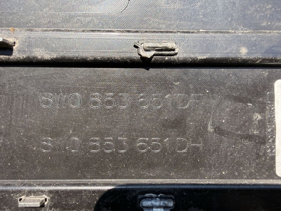 Audi A4 B9 quattro osłona chłodnicy grill OE 8W0853651D
