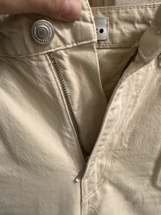 Бежевые штаны Zara