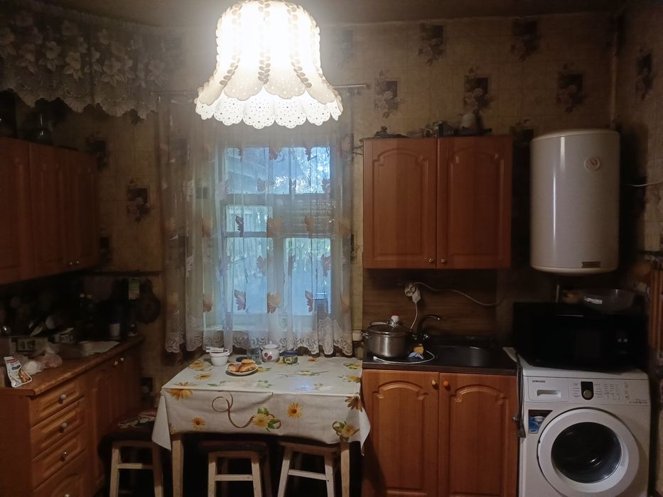 Продаж  будинку в селі.