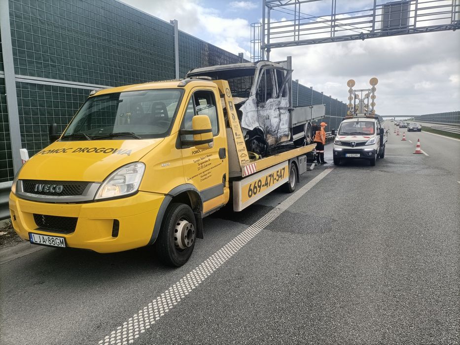 Laweta/ Transport/ Pomoc drogowa/ Assistance/ Wyciągarka/ Holownik