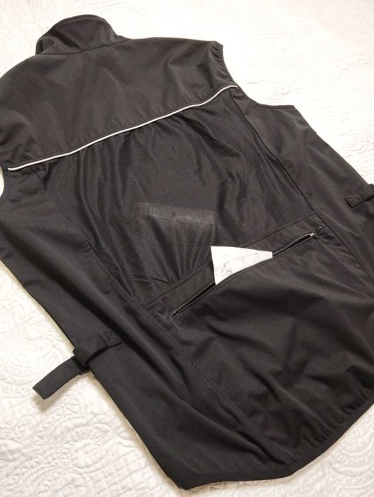 Демисезонная куртка жилетка L