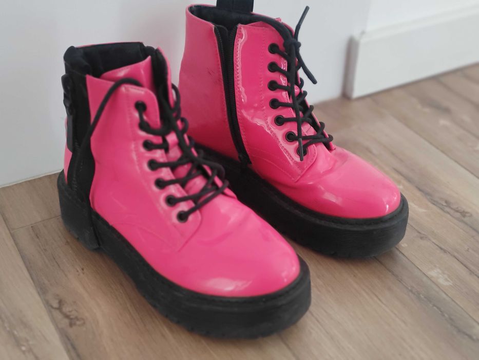 Botki Cropp glany martens roz.37 trapery