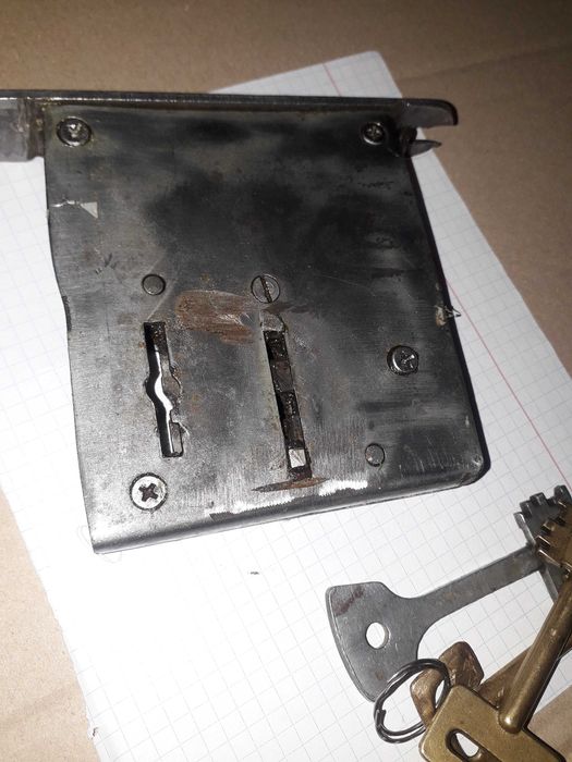 Замок гаражний дверной времен СССР
