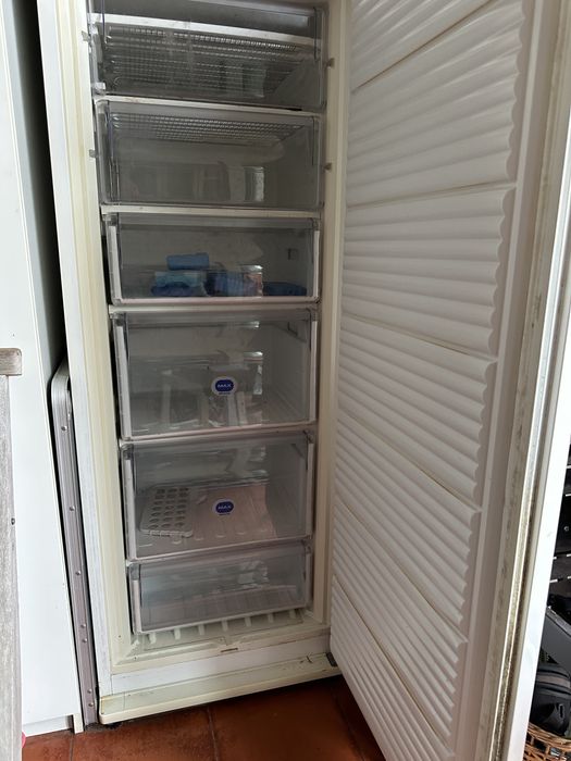 Arca Vertical WHIRLPOOL