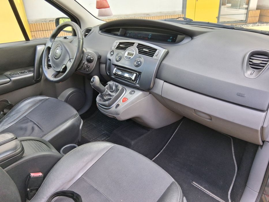 Renault Scenic 2005 rok 1,6 benzyna gaz siedem miejsc