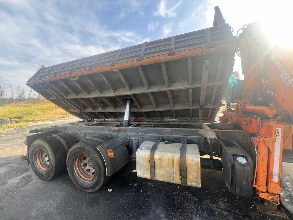Camião Volvo FM6x2R  Tribasculane Com Grua