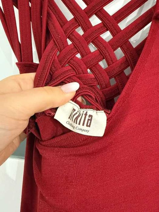 Sukienka długa elegancka do ziemi przeplatana na plecach Nikita M obcisła maxi wesele ślub M