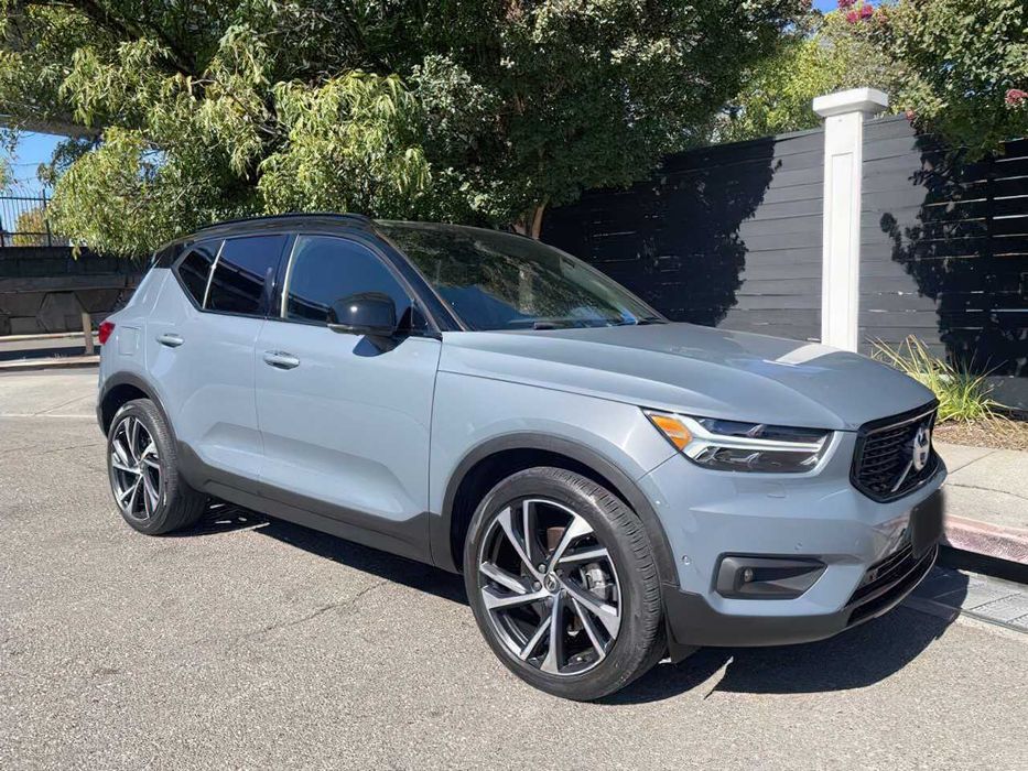 Volvo XC40      2022