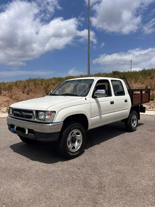 Toyota Hilux 2.4 TD 4x4 TRACKER