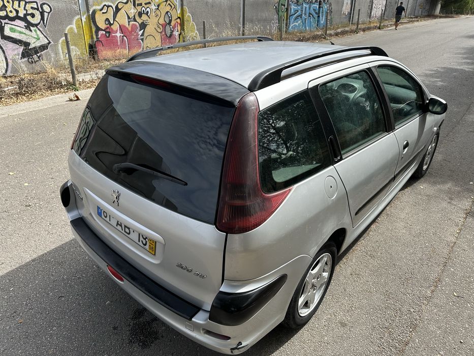 Peugeot 206 SW (Carrinha) – Económica e Familiar (228.813 km)