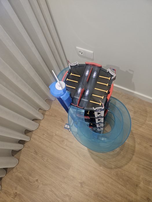 Pista de carros com loop