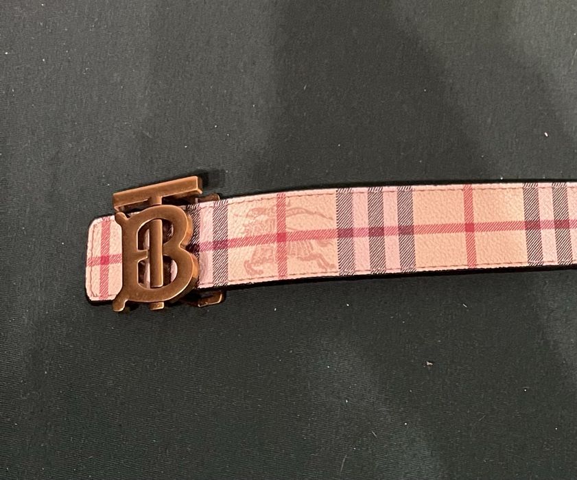 Pasek burberry.
