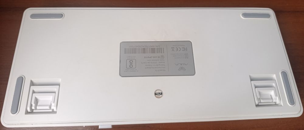 Продаю  aula f75