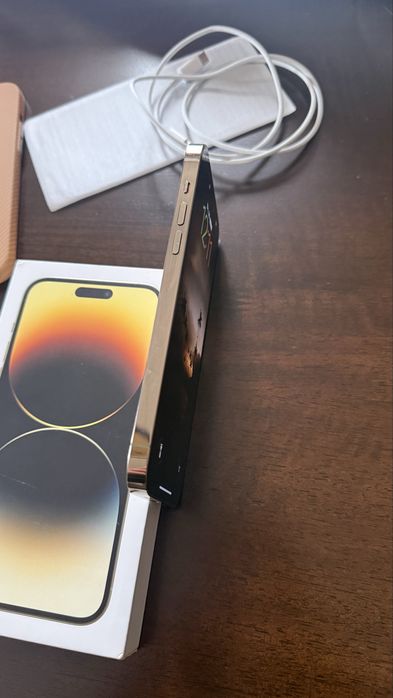Iphone 14 pro max gold. Стан нового