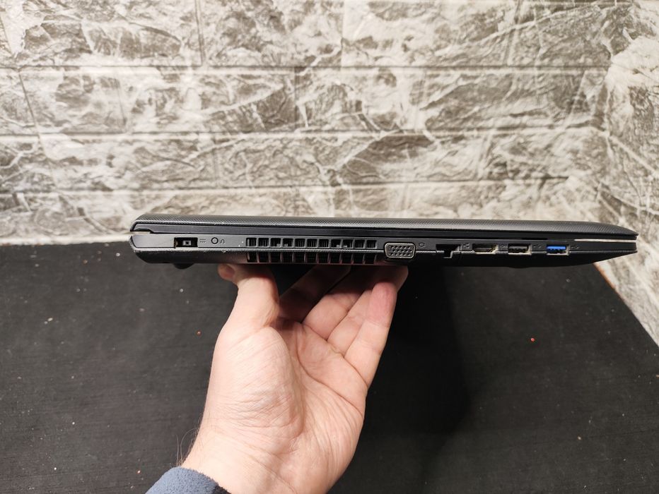 Lenovo G70-35 17.3"