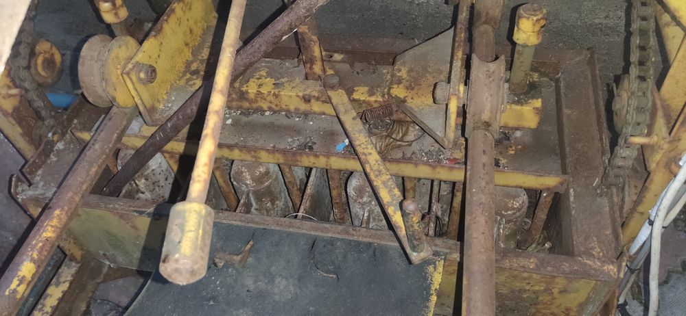 Станок для виготовлення шлакоблоків