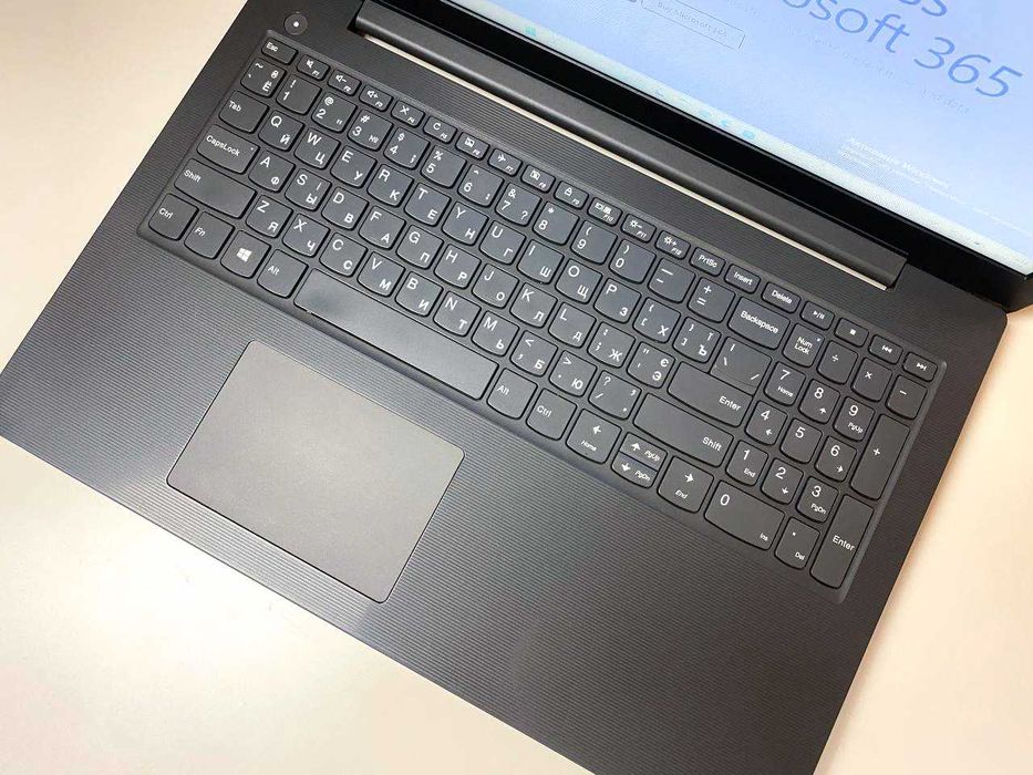 Ноутбук Lenovo V130-15IKB | Core i3 7020U | 8GB RAM DDR4 | 240GB SSD | Intel HD Graphics