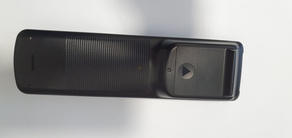 Oryginalny pilot LOEWE. UR65EC227 RCA VHS VTR TV jedyny w sprzedaży!