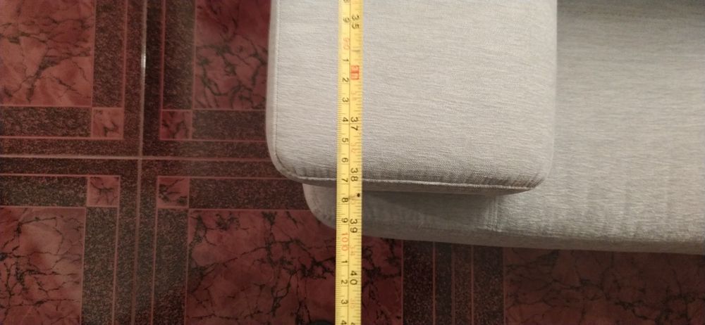 Sofá em tecido cinza