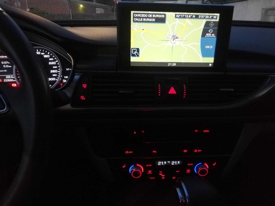 Audi A6 2.0 TDI Sport / estofos em Alcântara e pele / Excelente estado