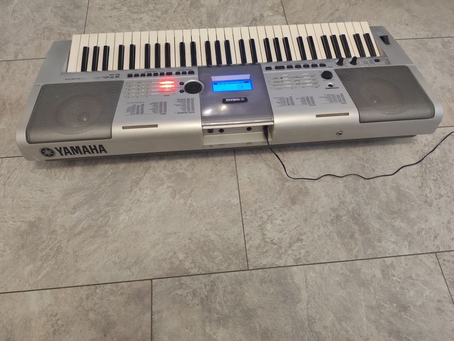Keyboard Yamaha PSR E403
