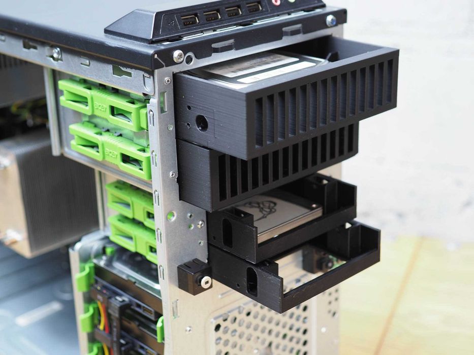 serwer NAS homelab Synology Xpenology na 10 dysków HDD i SSD